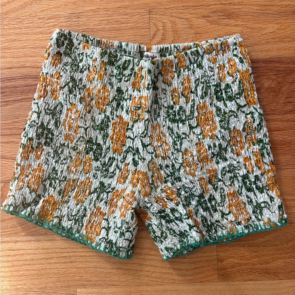 Akoia Smock Shorts in Gadang